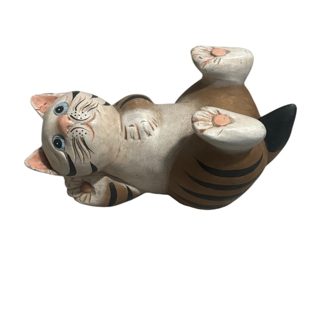 Wooden Painted Blue Eye Cat